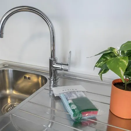 Apartment Joivy Superb Flat For 4 With Balcony Near Centrale Milan