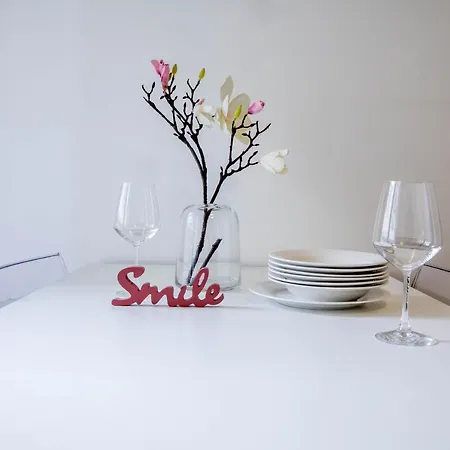 아파트 Joivy Superb Flat For 4 With Balcony Near Centrale 밀라노